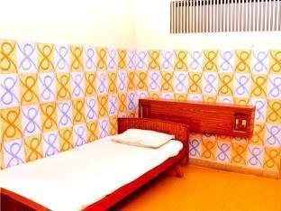 Sri Saibaba Guest House Puducherry Exterior foto